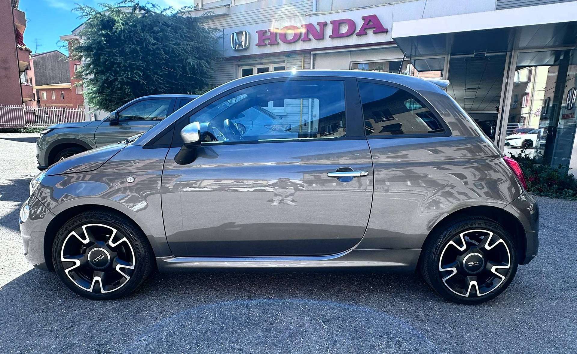 Fiat 500  500 1.0 hybrid Rockstar
